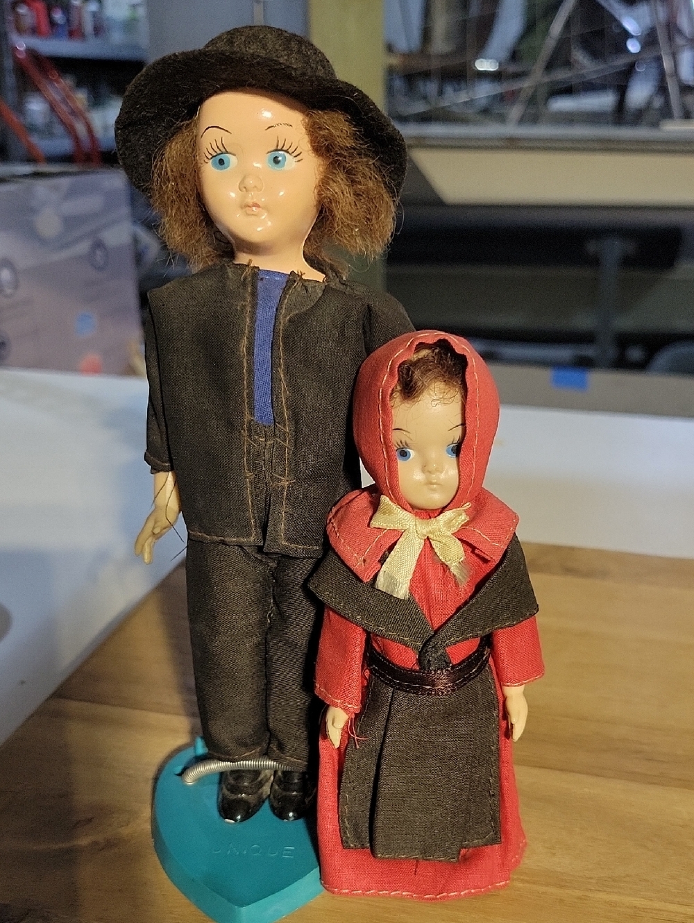 Vintage-Style Dolls AMISH DOLLS